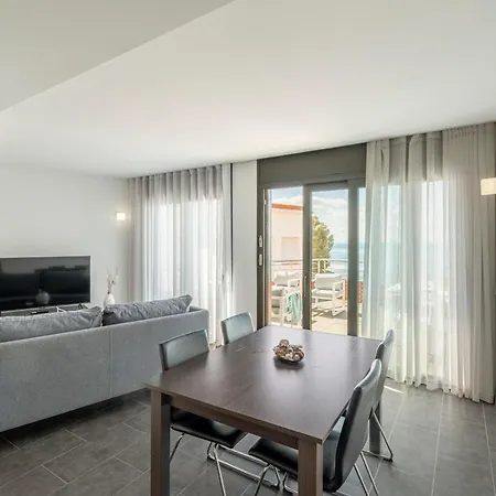Апартаменты Atico Primera Linea Playa Canyelles *